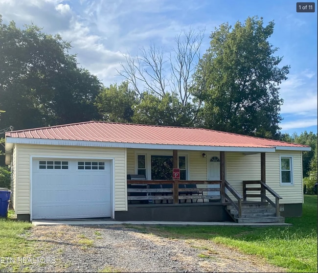 Building Photo - Pet Friendly House