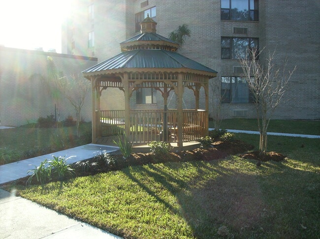 Photo - Renaissance Place