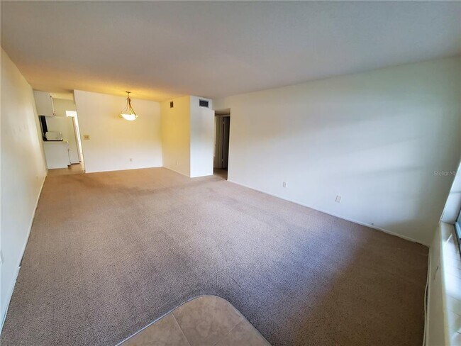 Photo - 2461 Rhodesian Dr Unit 19