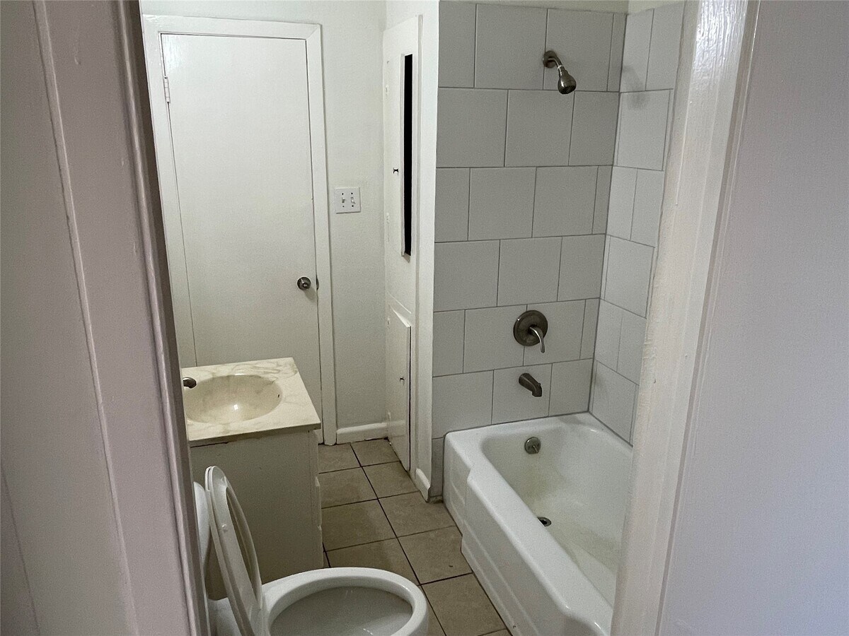 Photo - 3519 Amos St