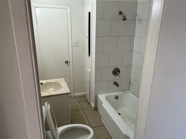 Photo - 3519 Amos St