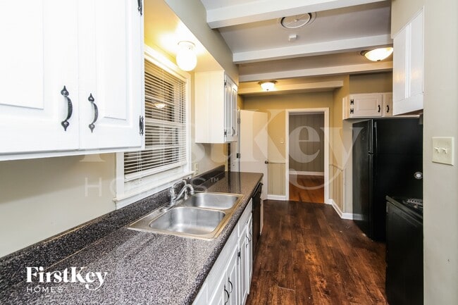 Photo - 1618 Willey St