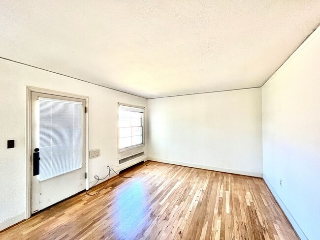 Photo - A good connection makes all the difference Unit 1085