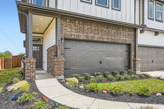 Photo - 8119 Sawyer Dr