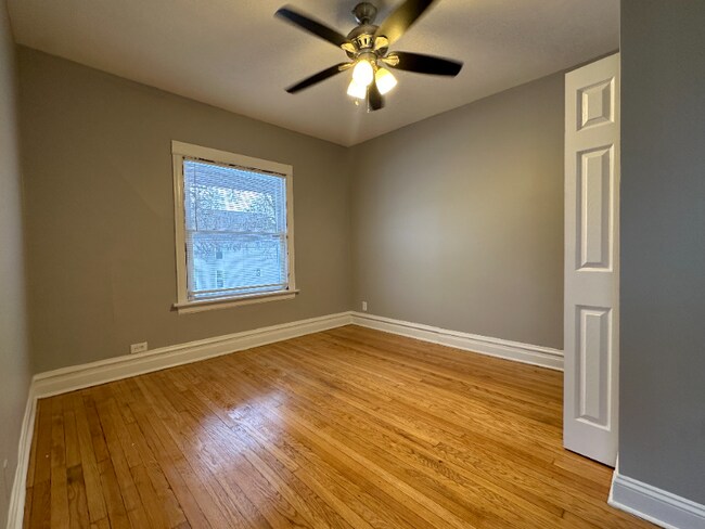 Photo - 846-856 N Mayfield Ave Unit 856-2N