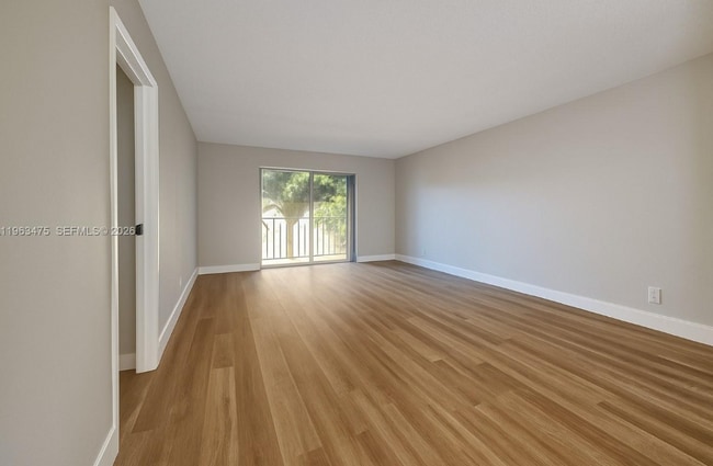 Photo - 333 NW 17th Ct