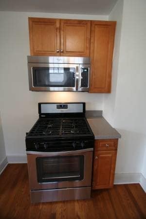 Gas Stove - 44 S Fremont Ave Unit 44