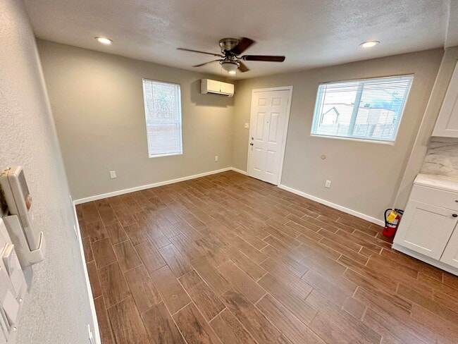 Photo - 907 Stover Ave SW