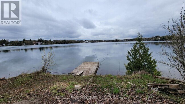 Photo - 5749 Lakeshore Rd