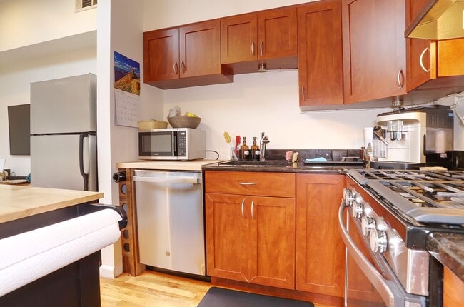 Photo - 519 Monroe St Unit 3B