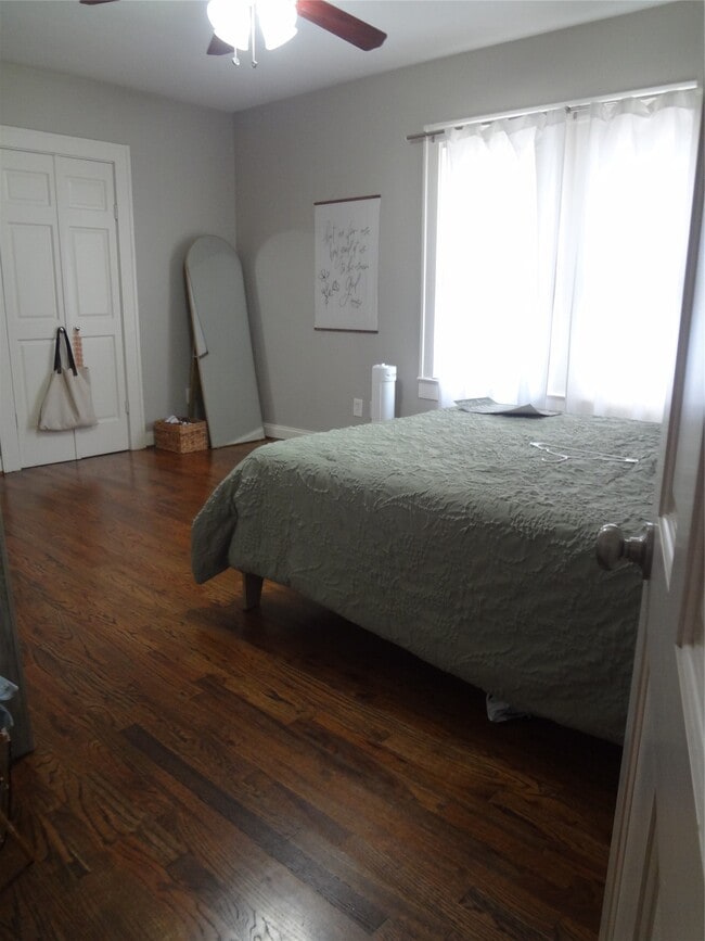 Photo - 307 E 28th St