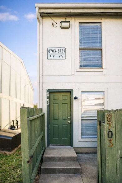 Building Photo - 8703 Victorian Village Dr Unit 8703