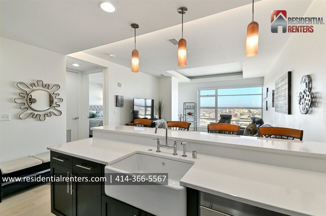 Photo - 1141 N Old World 3rd St Unit 2806