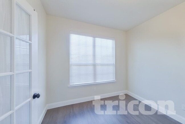 Photo - 208 Melody Wy House