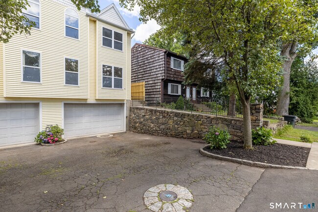 Photo - 7 Edgewood St