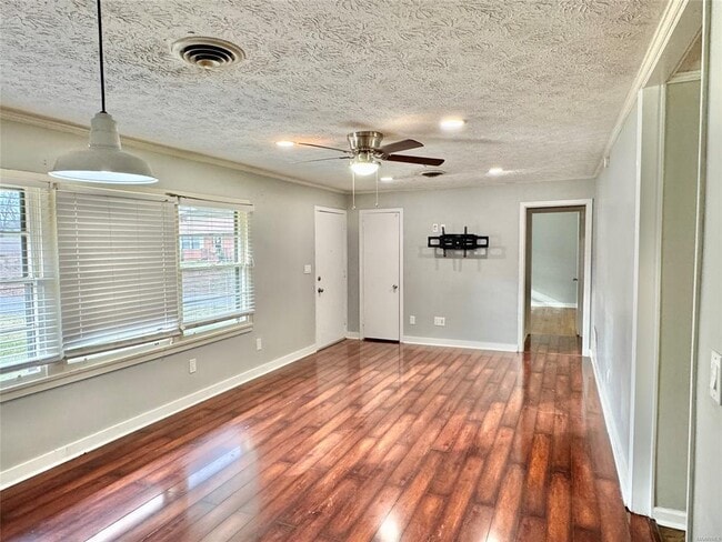 Photo - 3405 Vermont Dr