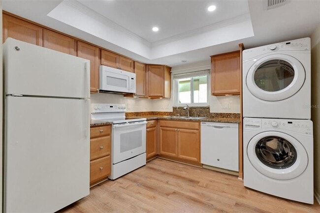 Photo - 66 Strathmore Blvd