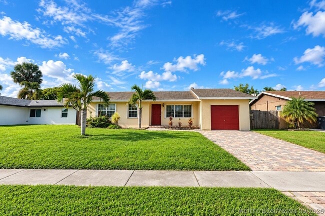 Building Photo - 9135 Saddlecreek Dr
