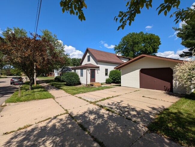 Photo - 507 N Walnut Ave House