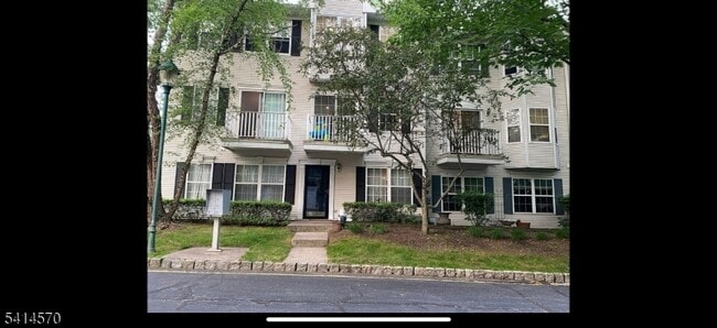 Building Photo - 2088 Edward Ct