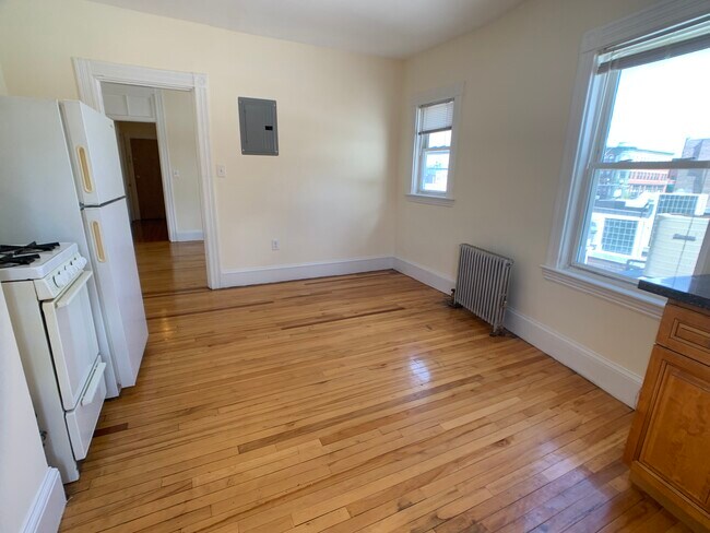 Photo - 385 Washington St Unit 4