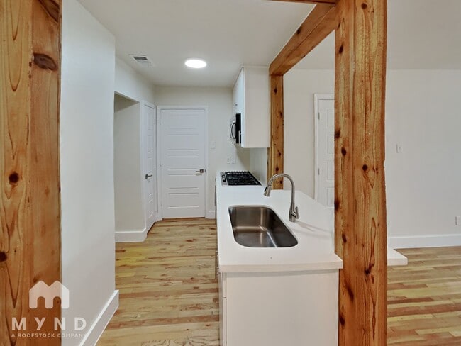 Photo - 3709 Mt Royal St