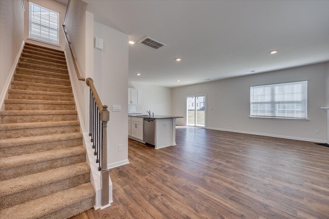 Photo - 587 King Clover Ln