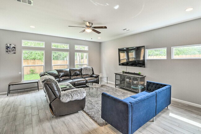 Photo - 4835 Sunflower St Unit ID1385590P