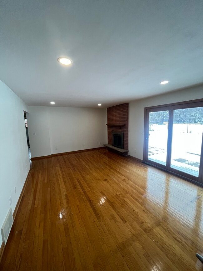 Photo - 1202 N Green Grove Rd