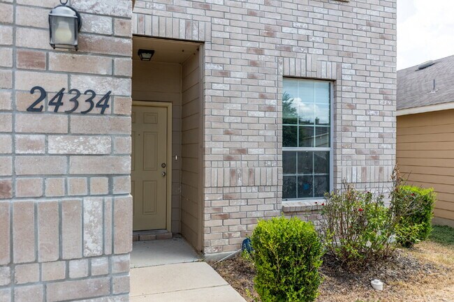 Photo - 24334 Invitation Oak