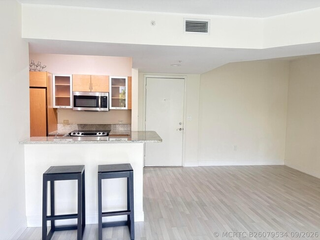 2775 NE 187th St Unit 325