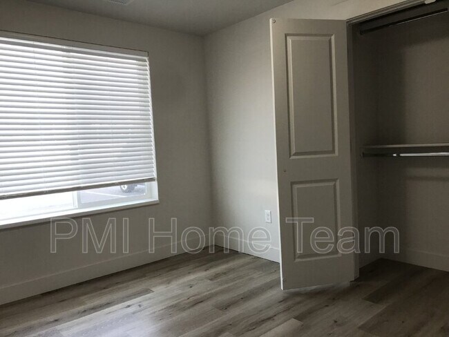 Photo - 2874 Kiesel Ave Unit 306