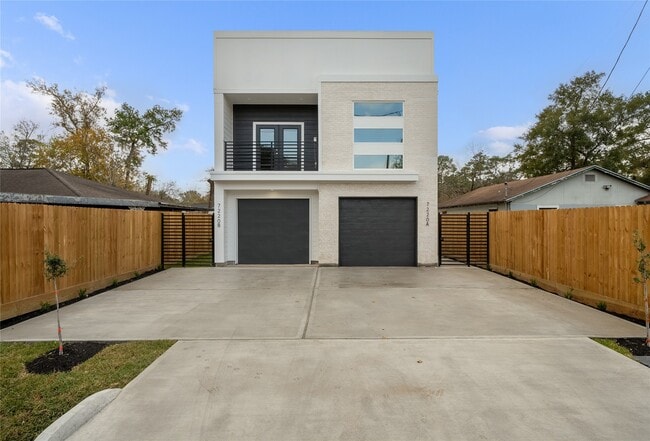 Building Photo - 7220 S Hall St Rental