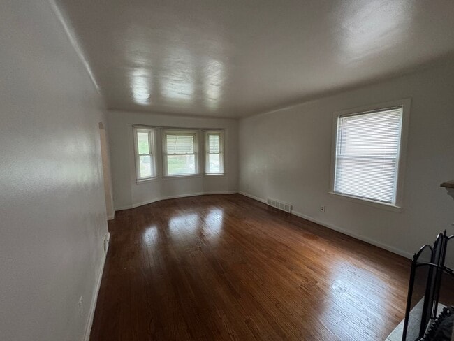 Photo - 18667 Algonac St