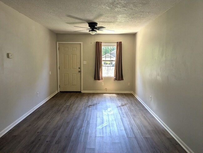 Photo - 211 8th Ave Dr SE Unit Apt 3