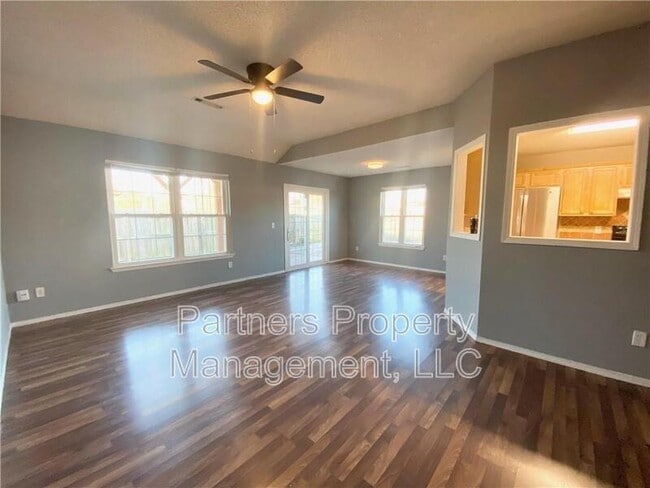 Photo - 2830 Riverside St