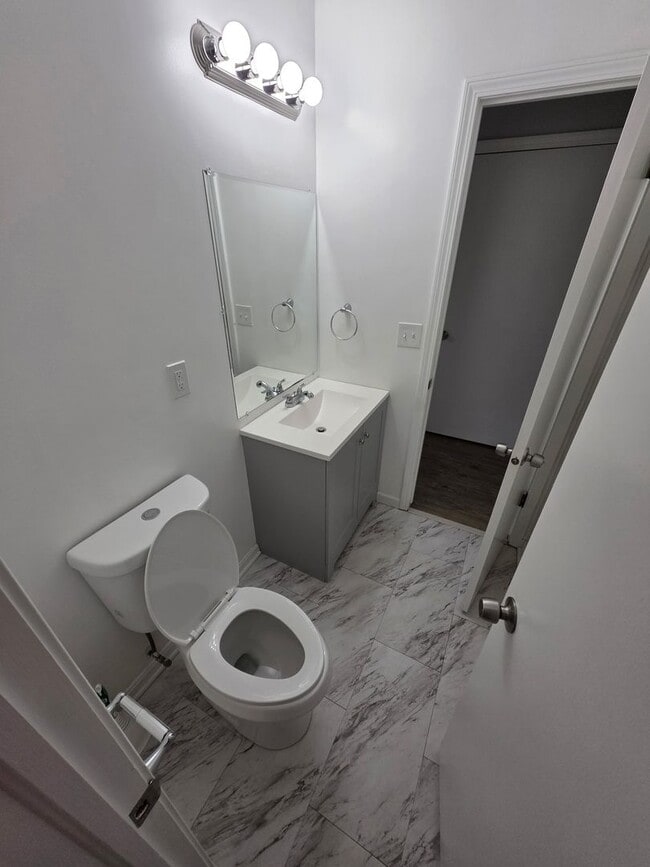 Photo - 2380-2382 Haviland Ct Unit 2380 Haviland Ct