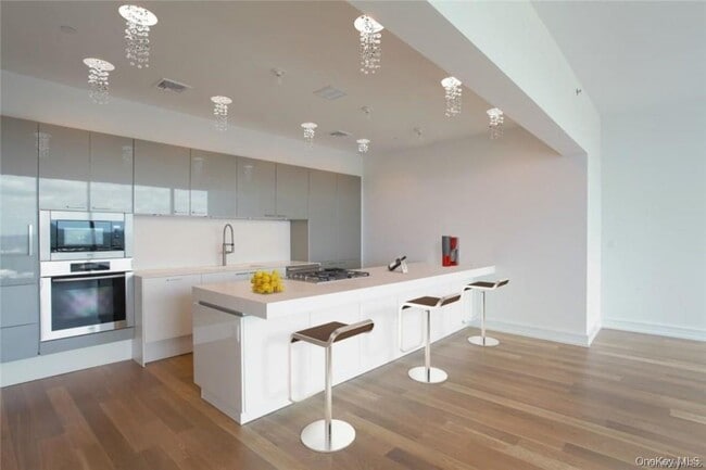 Photo - 1 Renaissance Square Unit PH40C