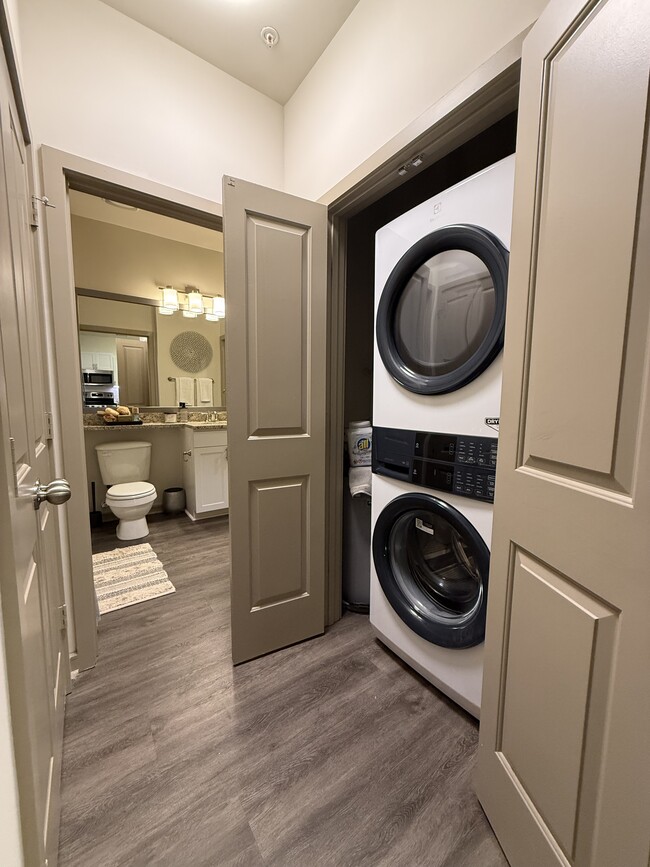 A1, Laundry