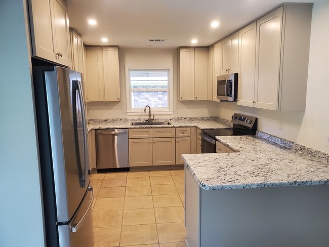 11704 Largo Dr