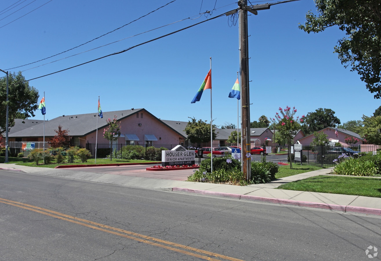 Photo - Houser Glen Senior Apartments