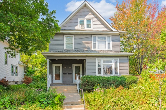 Photo - 567 Ottawa Ave