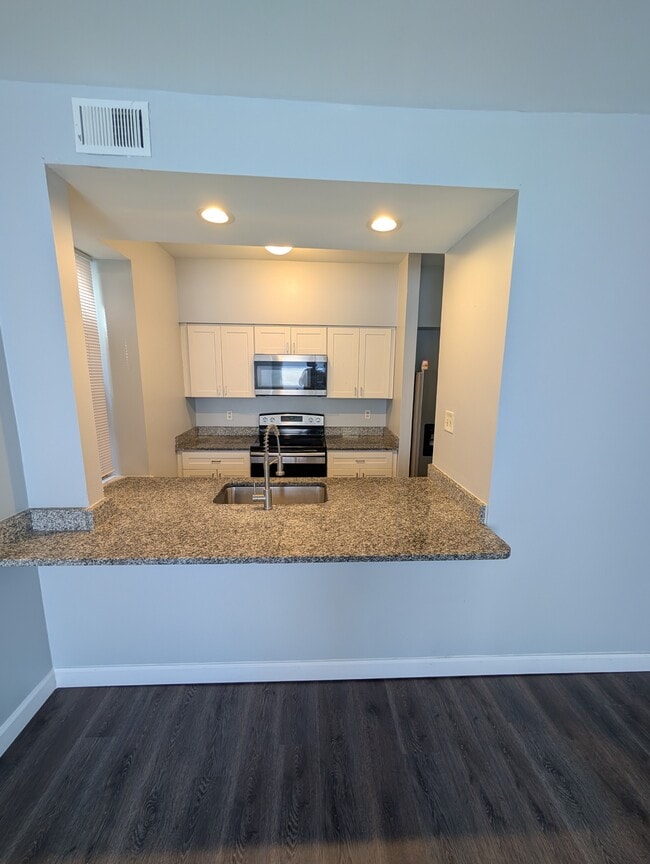 3845-3847 Folsom Ave