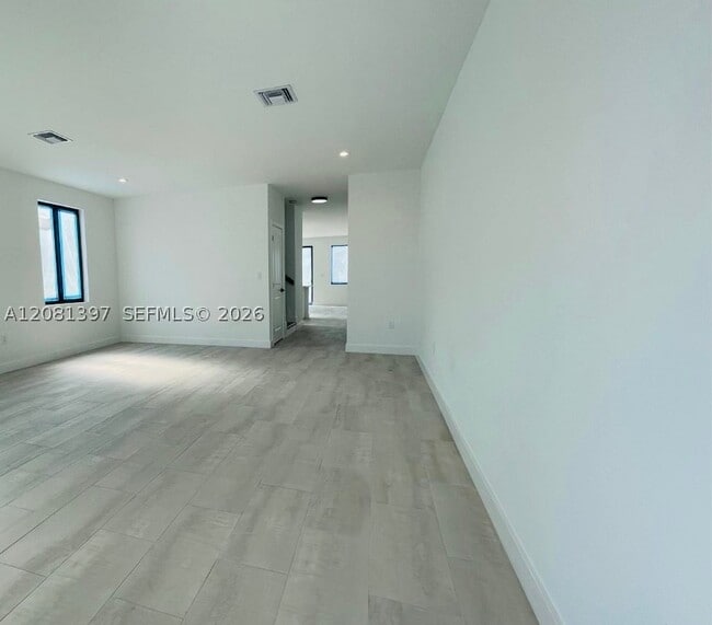 309 NW 7th St
