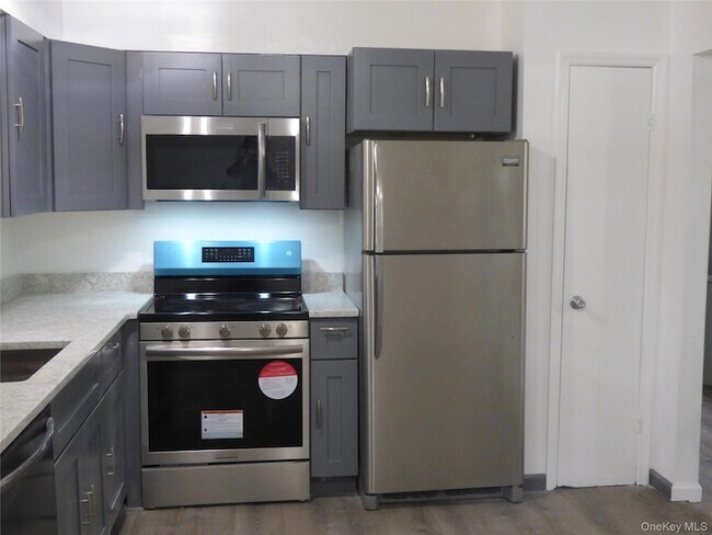 Photo - 2944 State Route 17k Unit B Unidad B