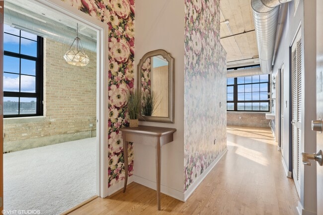 Photo - 3963 W Belmont Ave Unidad 517