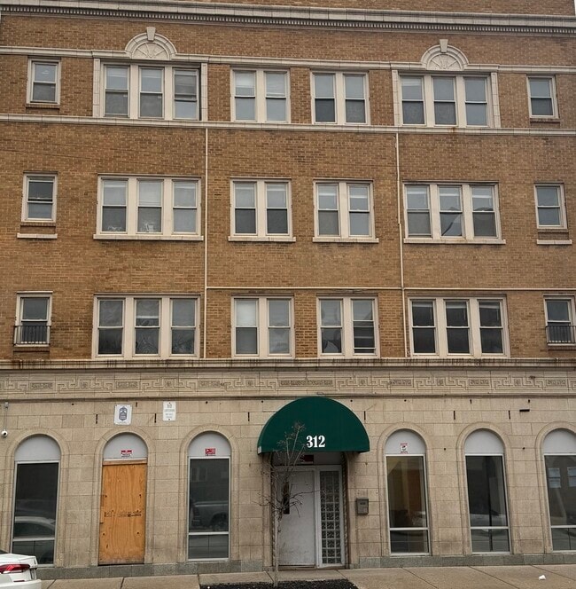 Building Photo - 312 N Central Ave Unit 209