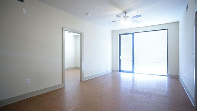 Photo - 2/2 Near Shopping and the Medical District