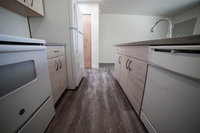 Kitchen - 312 S Ute Ave Unit 312 - No Smoking and No Pets