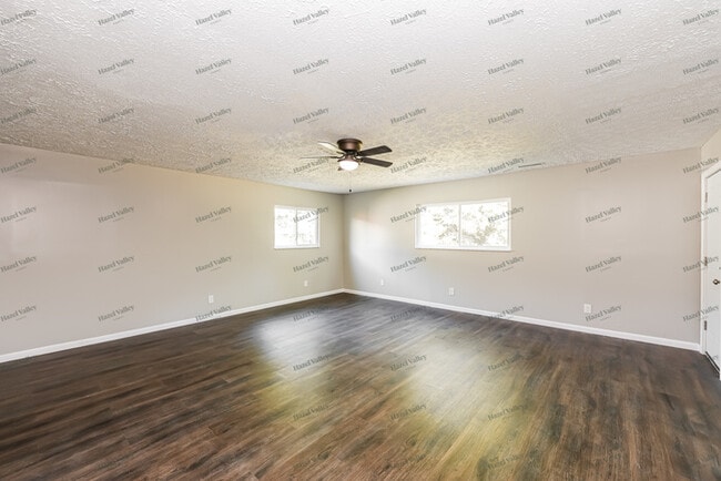 Photo - 287 Shaker Ct
